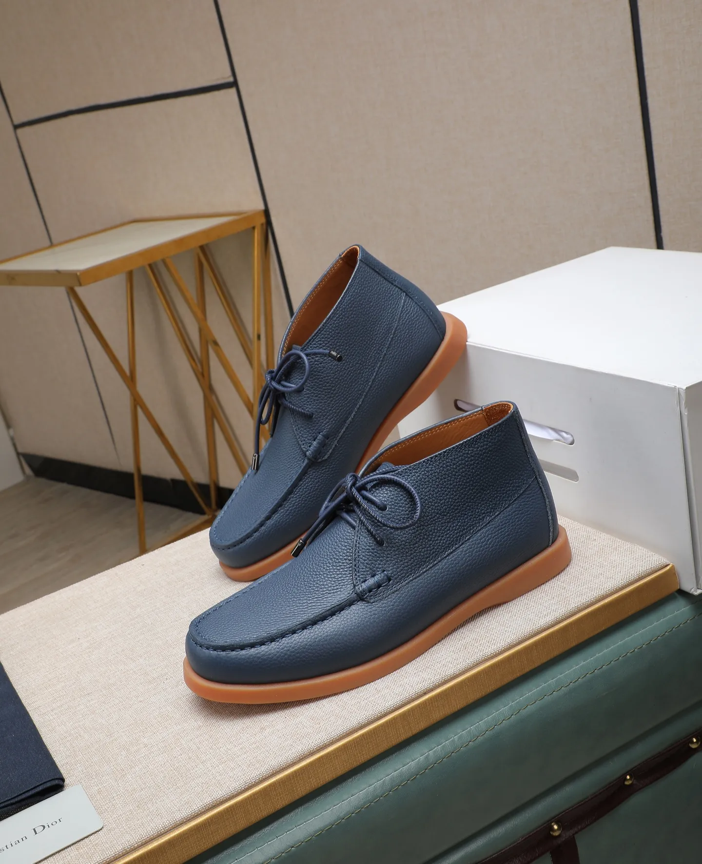 Men's shoes 💰600💰Water-dyed cow lining Original order quality Dior —🆘. Dior Original order purchase, high-end leather shoes, fabric: Made of Italian imported cowhide➕Water-dyed cow lining/cowhide lining➕Specially available original outsole, fine workmanship, real-life photos🎬Size: 38-44 (with full set of packaging)